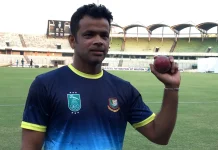 বিসিবি নির্বাচনের জন্য মনোনয়নপত্র সংগ্রহ করলেন রাজ্জাক